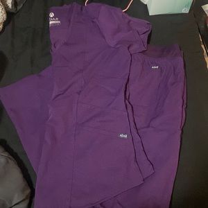 Adar size small eggplant scrub set